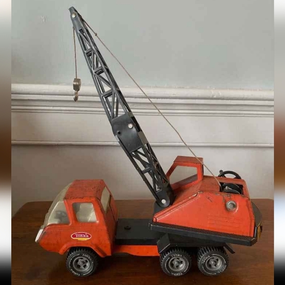Tonka Orange and Black Crane Truck Sturdy Metal Construction